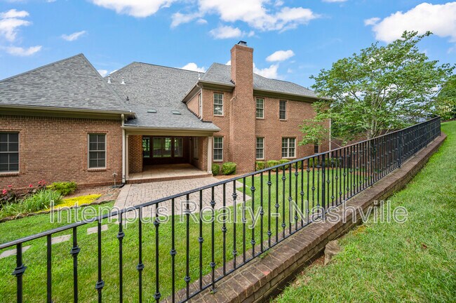 Building Photo - 7 Crooked Stick Ln
