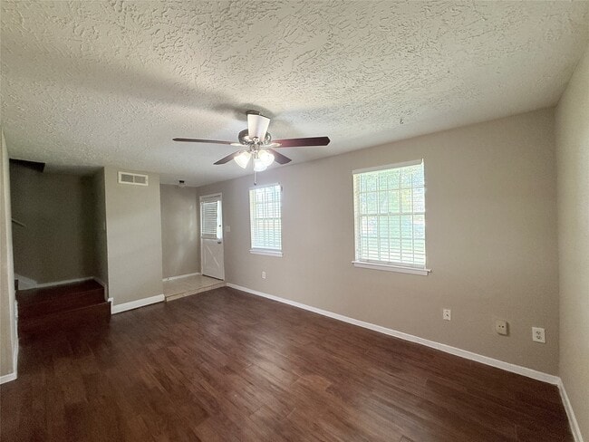 Building Photo - 12875 High Star Dr