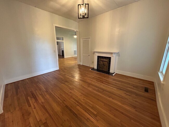 Building Photo - 4/3 House in North Rome- $1,550