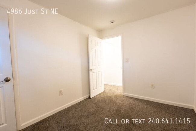 Building Photo - 4986 Just St NE