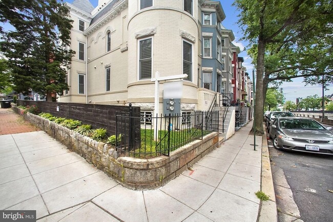 Building Photo - 1823 N Capitol St NE