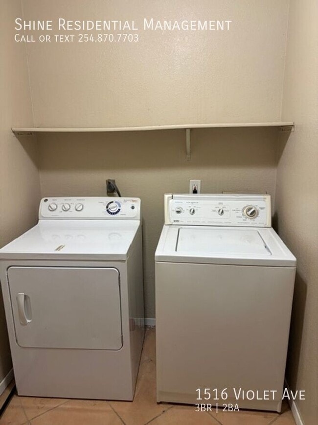 Building Photo - 1516 Violet Ave