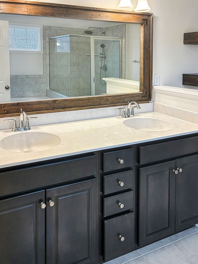 Building Photo - Stunning 4-bedroom in Midlothian, VA