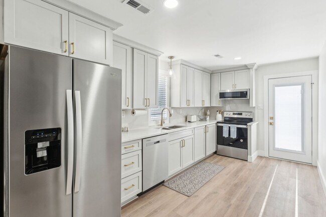 Building Photo - Charming Lowcountry Home for Rent on Edisto Island