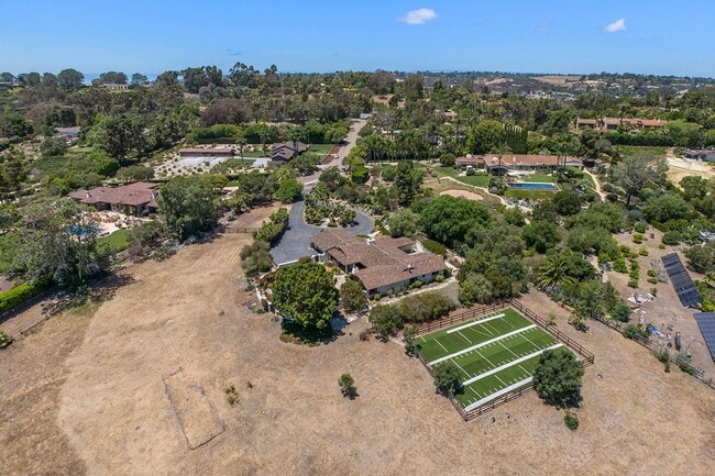 Building Photo - This Beautiful Hacienda Style Home combine...
