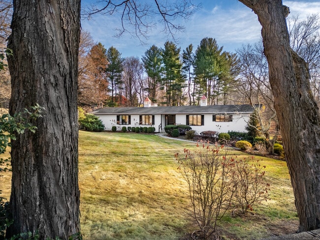 Building Photo - 1001 Hulls Farm Rd