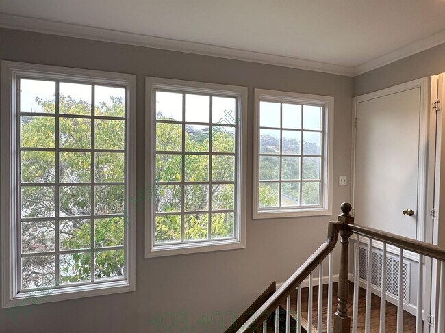 Building Photo - 108 Club Dr