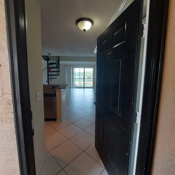 Building Photo - 2400 Feather Sound Dr