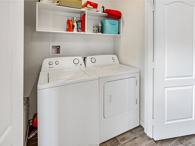 Laundry Room - 301 Southwest Pky