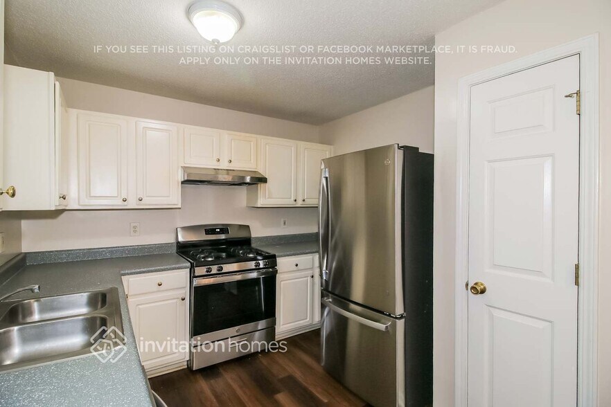 Building Photo - 464 Gresham Dr