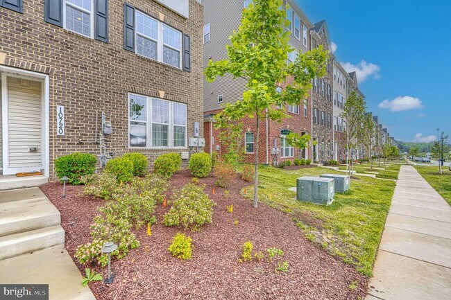 Building Photo - 10720 Presidential Pkwy