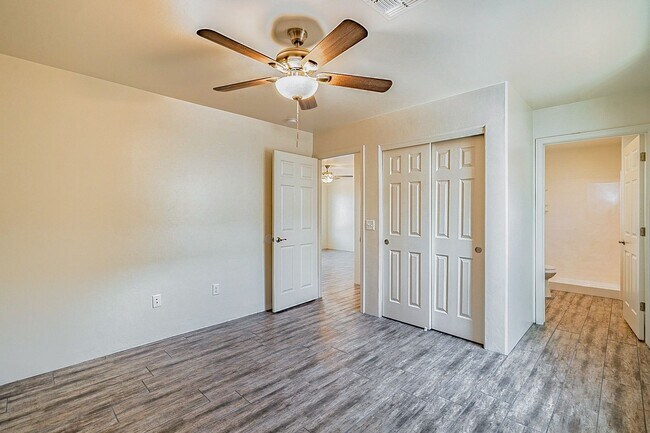 Building Photo - 615 S Santa Rita Ave
