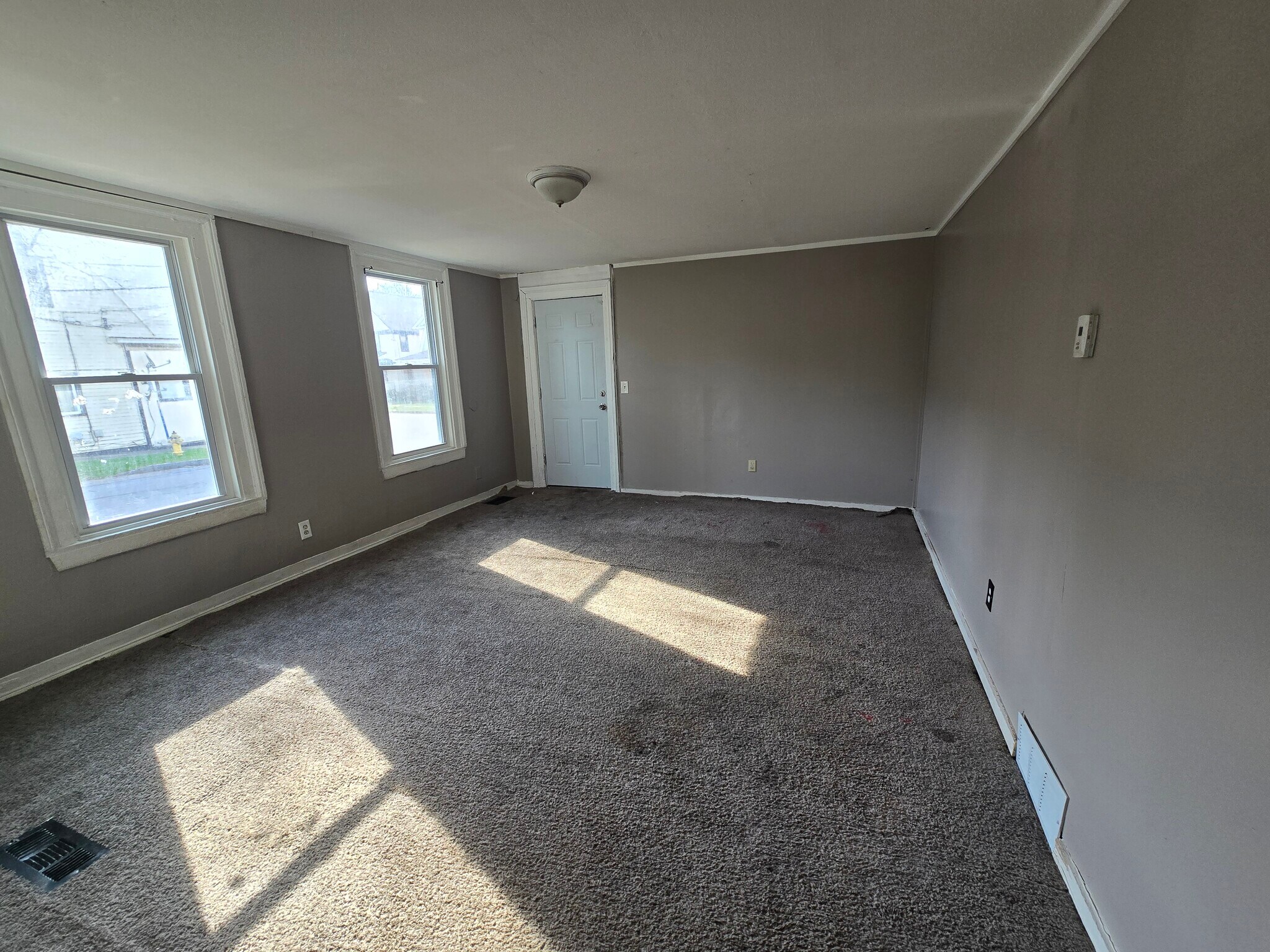 Building Photo - 544 Emerson St