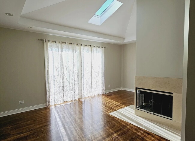 Building Photo - Upscale Living at Its Finest