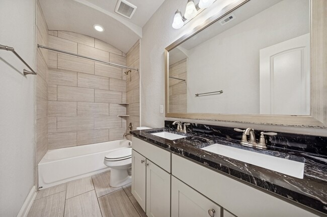 Building Photo - 15115 Flintridge Lake Ln