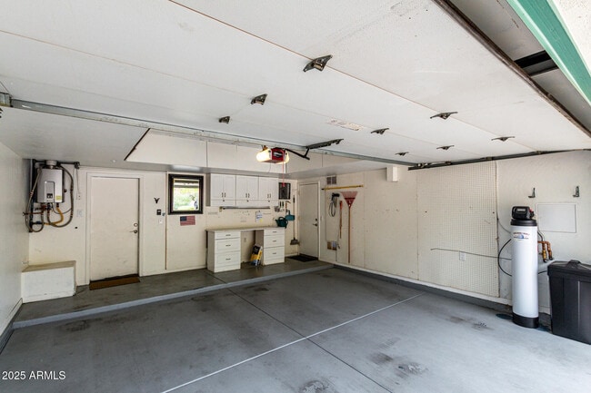 Building Photo - 15211 E Staghorn Dr