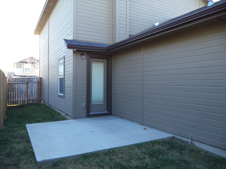 Building Photo - 10056 W Rustica St