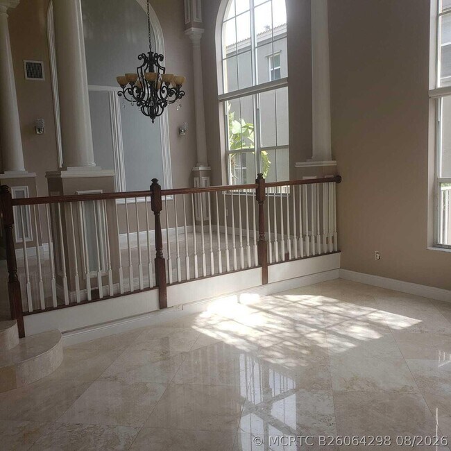 Building Photo - 833 SW 167th Ave