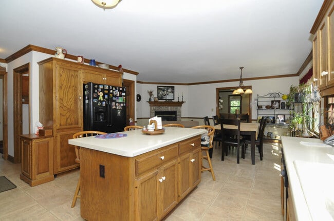 Building Photo - 7825 W Puetz Rd