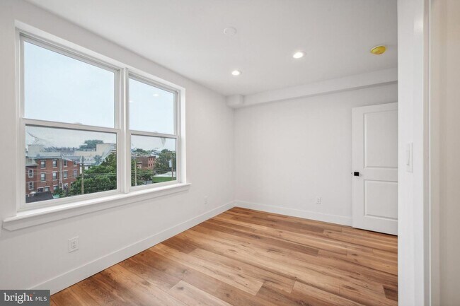 Building Photo - 1255 Leopard St