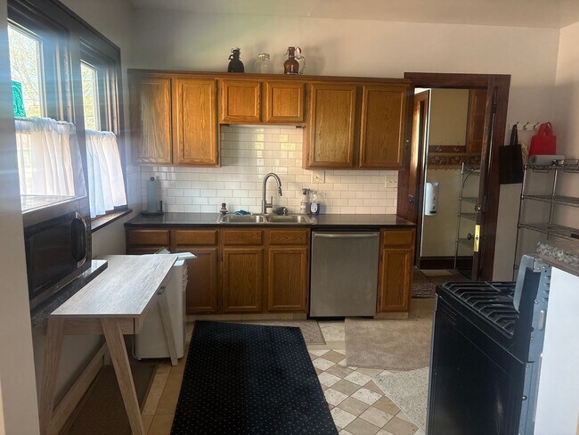 Building Photo - Waterbury1647