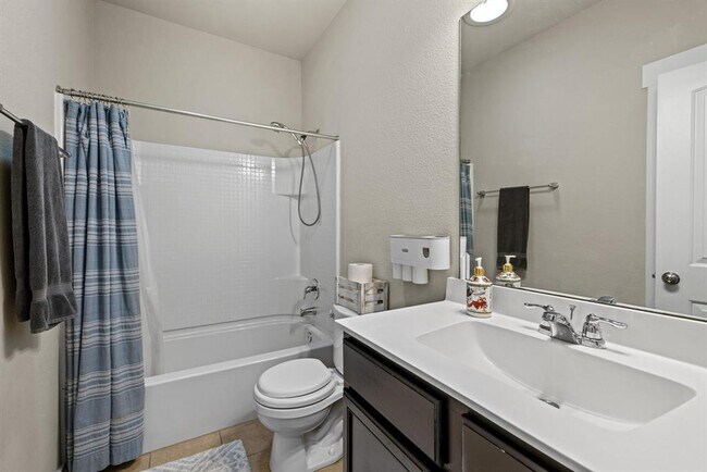 Building Photo - 157 Syrah Ct