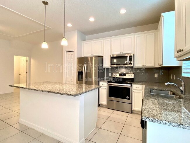 Building Photo - 6898 Tussilago Way