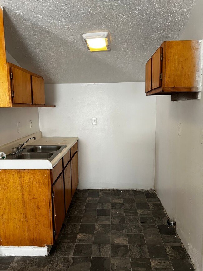 Building Photo - 11 Strozier St