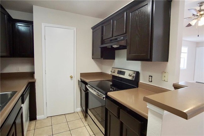 Building Photo - 4814 Walden Cir