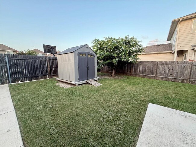 Building Photo - 202 Mossycup Dr