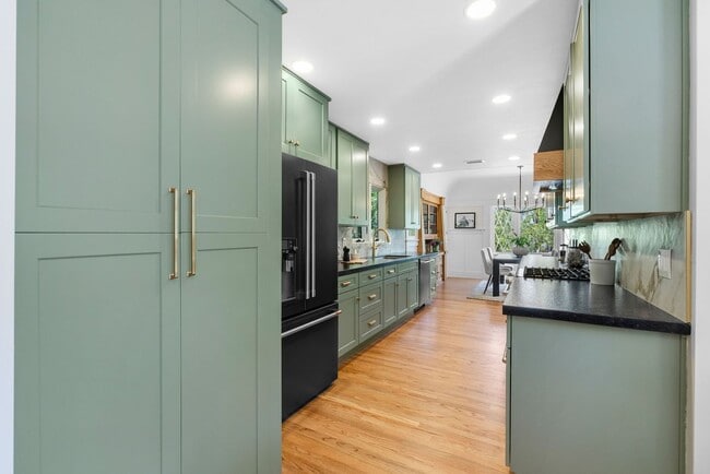 Building Photo - Restored Mission Hills Stunner
