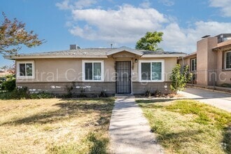 Building Photo - 3 Bedroom/1 Bath Home - $1595 Per Month!