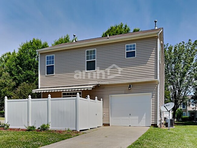 Building Photo - 152 Town Park Dr