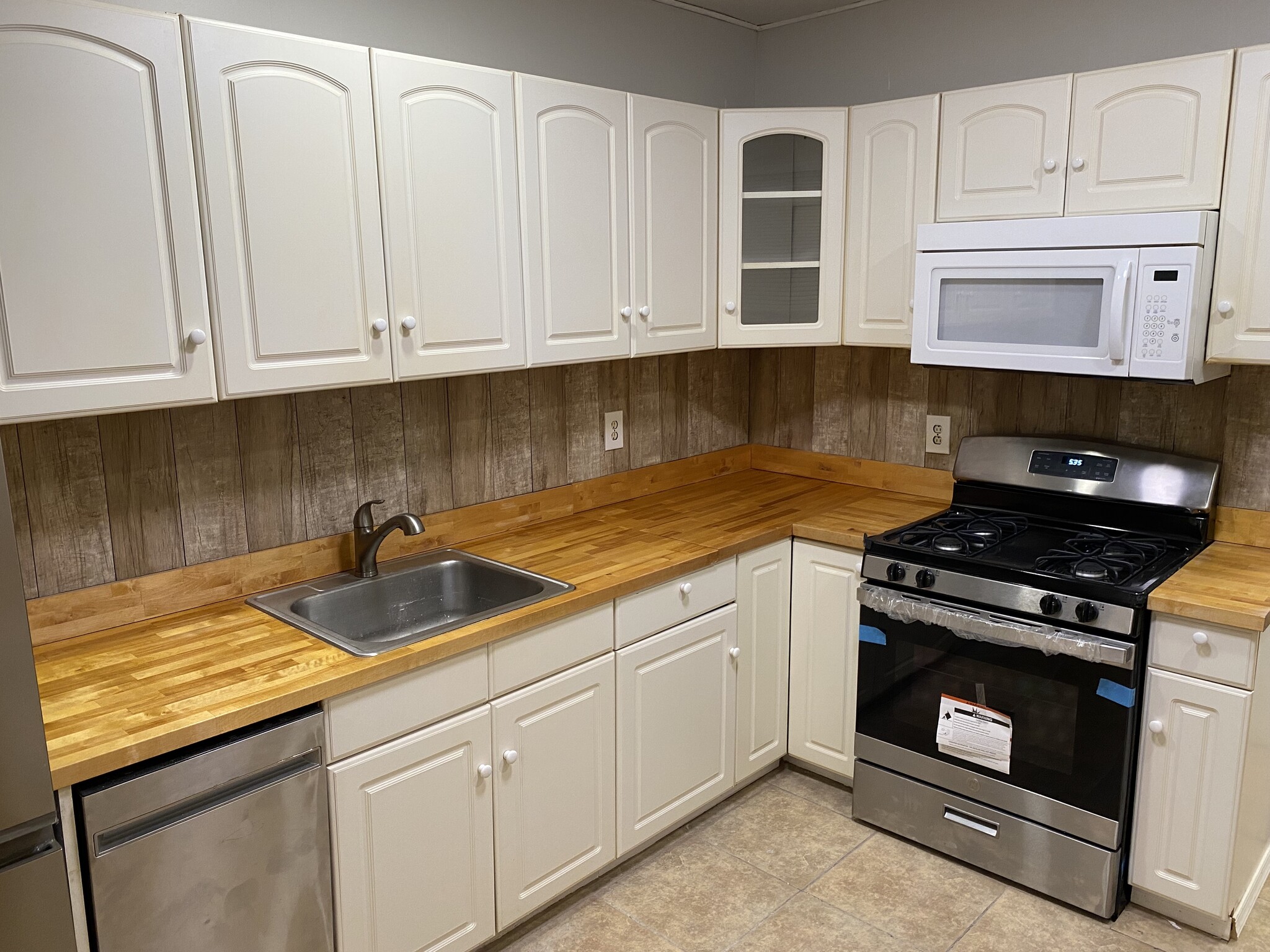 Kitchen - 3145 Almond St