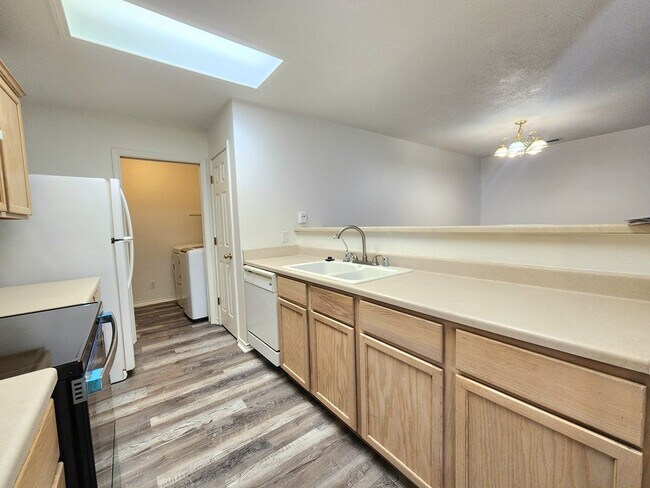 Building Photo - 5314 Hannah Dr
