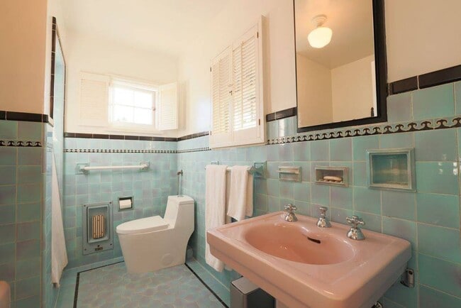 Building Photo - Elegant Furnished Spanish-Style Home, 3BR/3BA- Haddon Hill, Oakland (oakland lake merritt / grand)