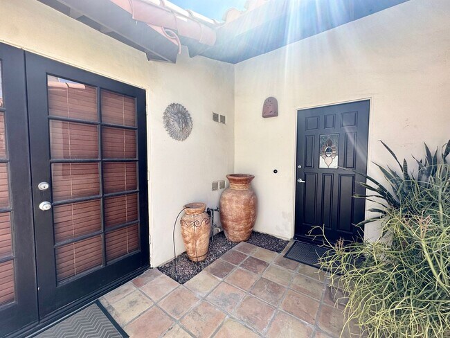 Building Photo - COMING SOON!! Charming FURNISHED 2 Bed 2 Bath Condo in Palm Desert close to El Paseo!