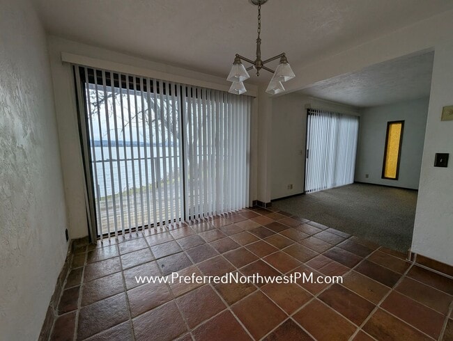 Building Photo - Lake Front Townhouse in Lowell OR