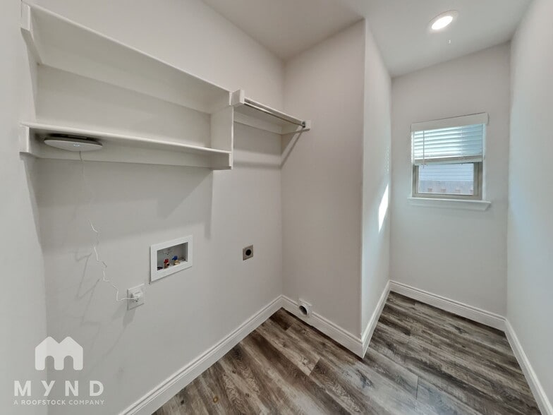 Building Photo - 1021 Pebble Pass