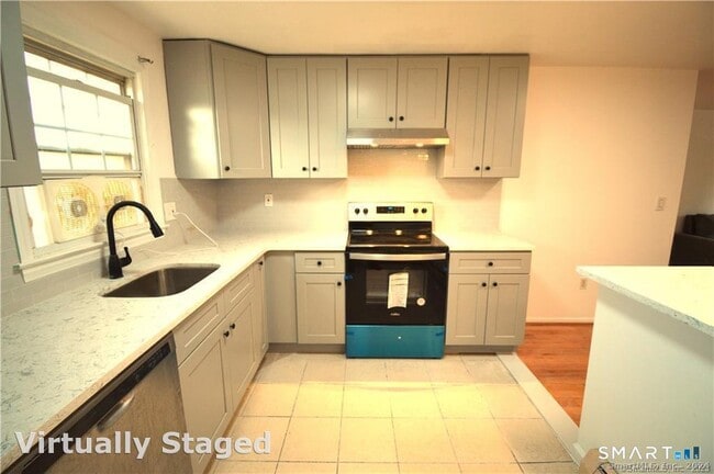 Building Photo - 5 Grandview Dr