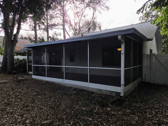 Building Photo - 1717 Needles Ln E