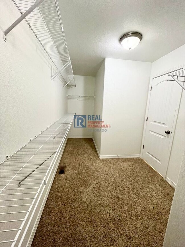 Building Photo - 10831 Fossil Dust Dr