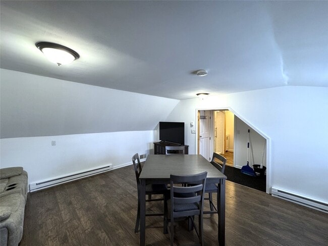 Building Photo - 112 Broad Ave