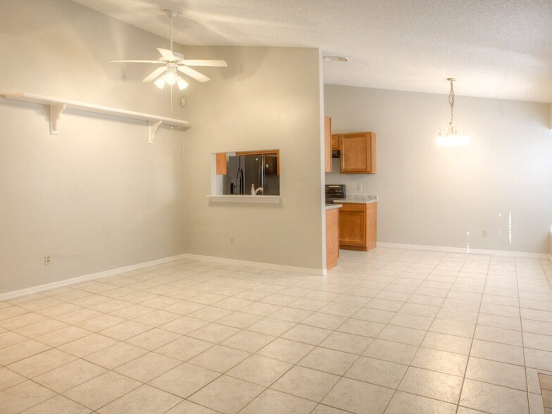 Building Photo - 9324 Pavillion Dr