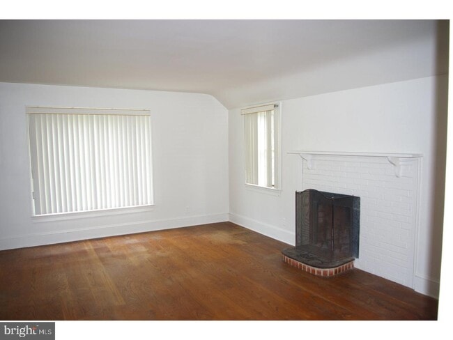 Building Photo - 1720 Newark Rd