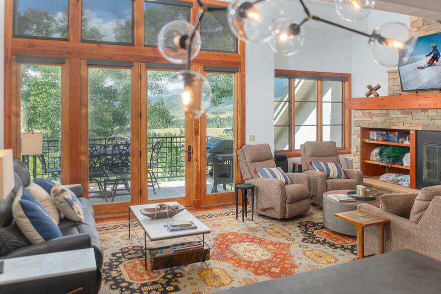 Building Photo - 100 Aspen Ridge Dr