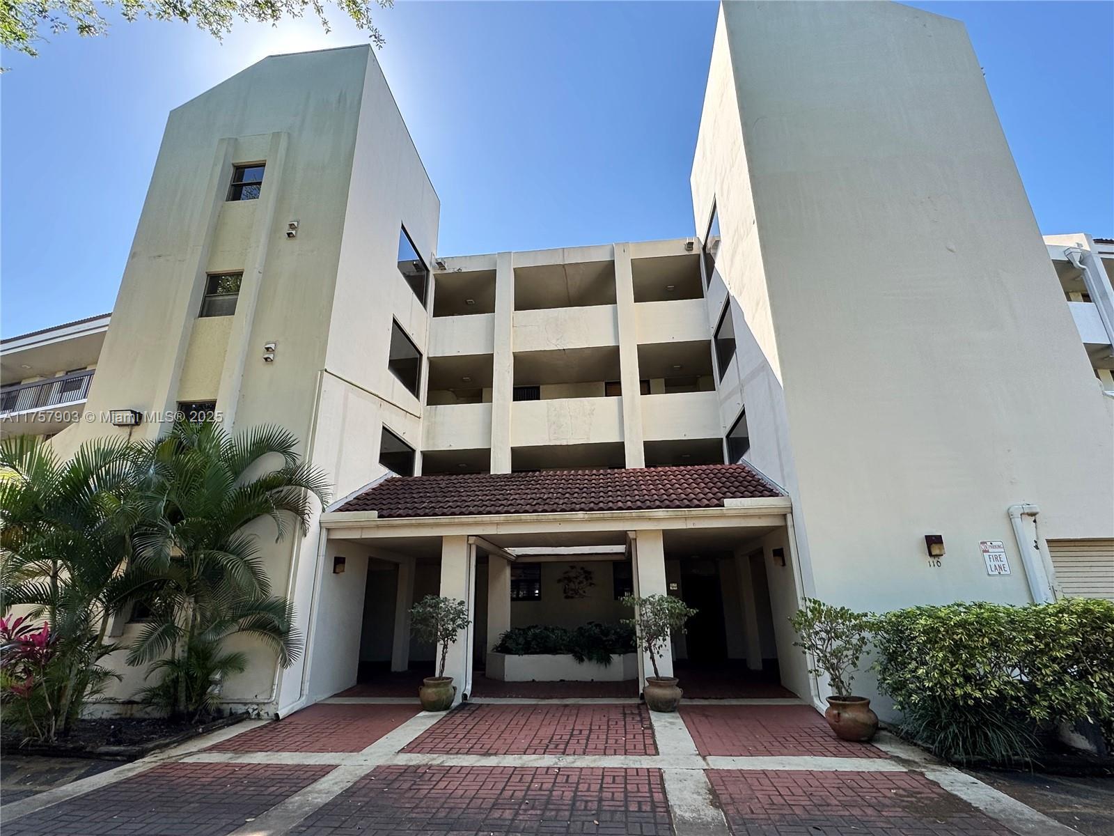 Building Photo - 110 Lake Emerald Dr
