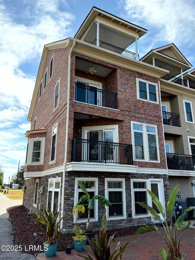 Building Photo - 54 Battery Crk Clb Dr