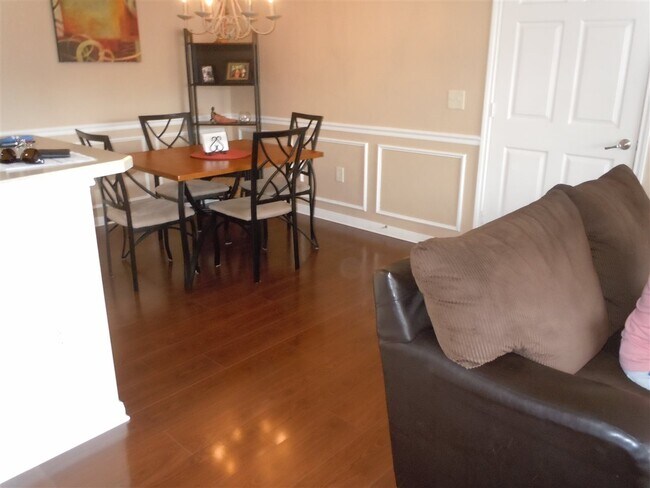 Building Photo - 260 Old Village Center Cir