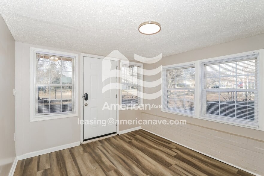 Building Photo - 1118 Alderman St NE